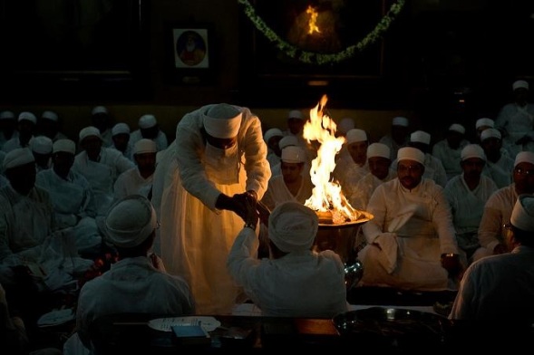 A ǰašan Ritual (Mumbai 2011)
